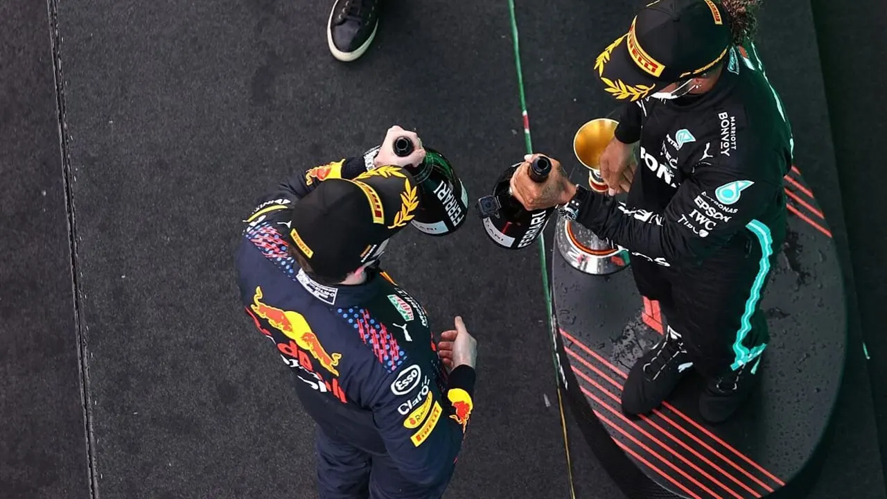 Verstappen minimiza Hamilton: “Não significa que seja mais completo”